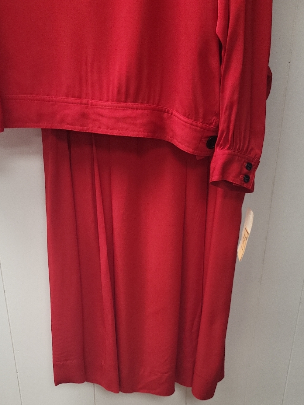 VTG. NWT 1970's Albert Nipon Red EXECUTIVE Top with MATCHING SKIRT, SIZE 16 - Picture 7 of 10